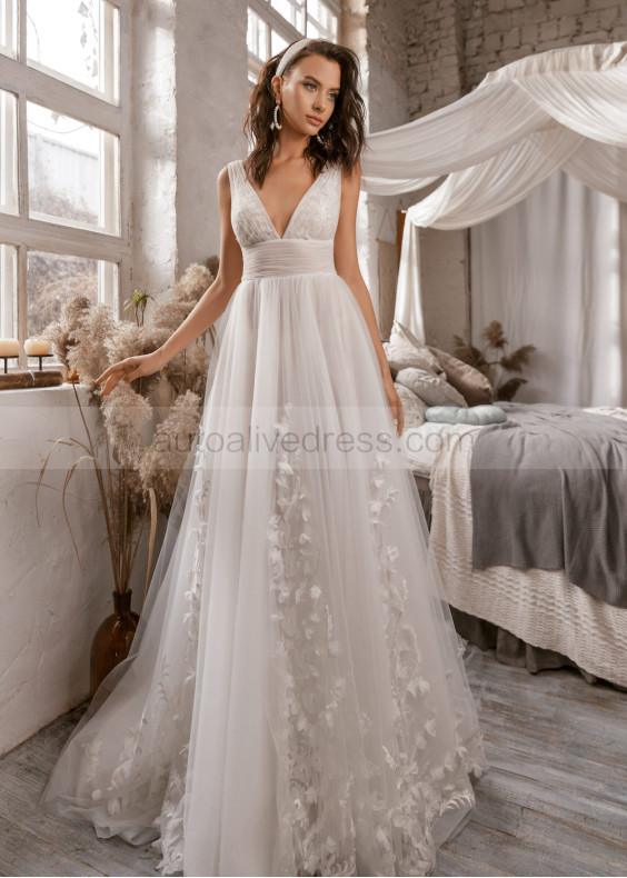 V Neck Ivory 3D Lace Tulle Elegant Wedding Dress V Neck Ivory 3D Lace Tulle Elegant Wedding Dress
